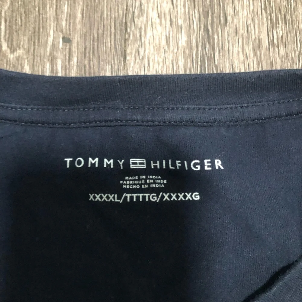 Tommy Hilfiger Men's 4XL Navy Blue Essential Flag Logo Tee - Big & Tall - Picture 5 of 6
